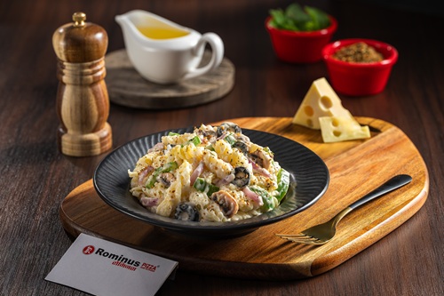 White Sause Pasta Veg
